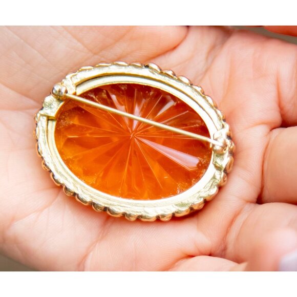 Vintage Whiting and Davis CO Vibrant Orange Glass Brooch - RG1 - Picture 5 of 7